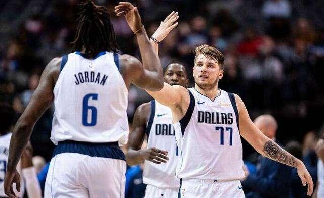 12月07日 NBA常规赛 爵士vs独行侠,激战正酣！”